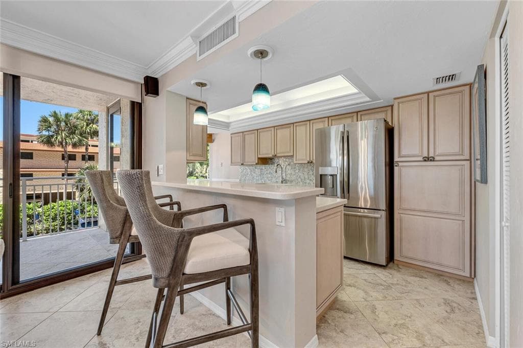 520 Collier Blvd 206, Marco Island, FL 34145-9