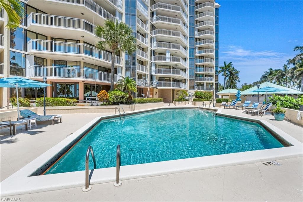 520 Collier Blvd 206, Marco Island, FL 34145-17