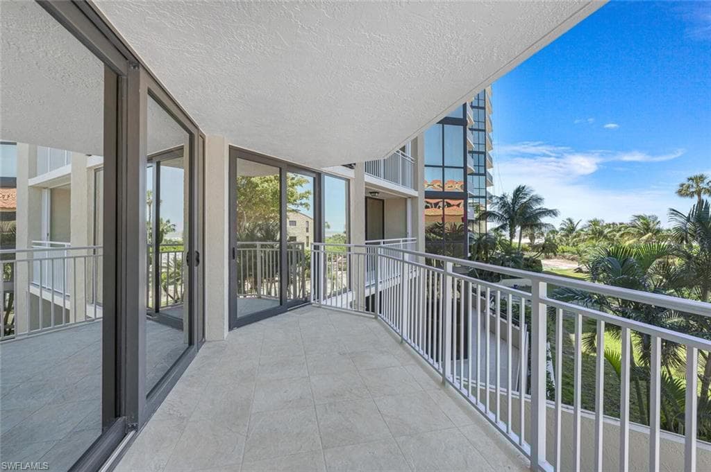 520 Collier Blvd 206, Marco Island, FL 34145-20