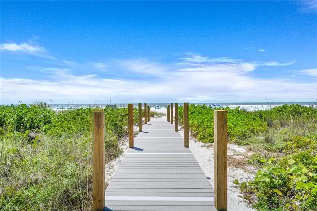 520 Collier Blvd 206, Marco Island, FL 34145-24