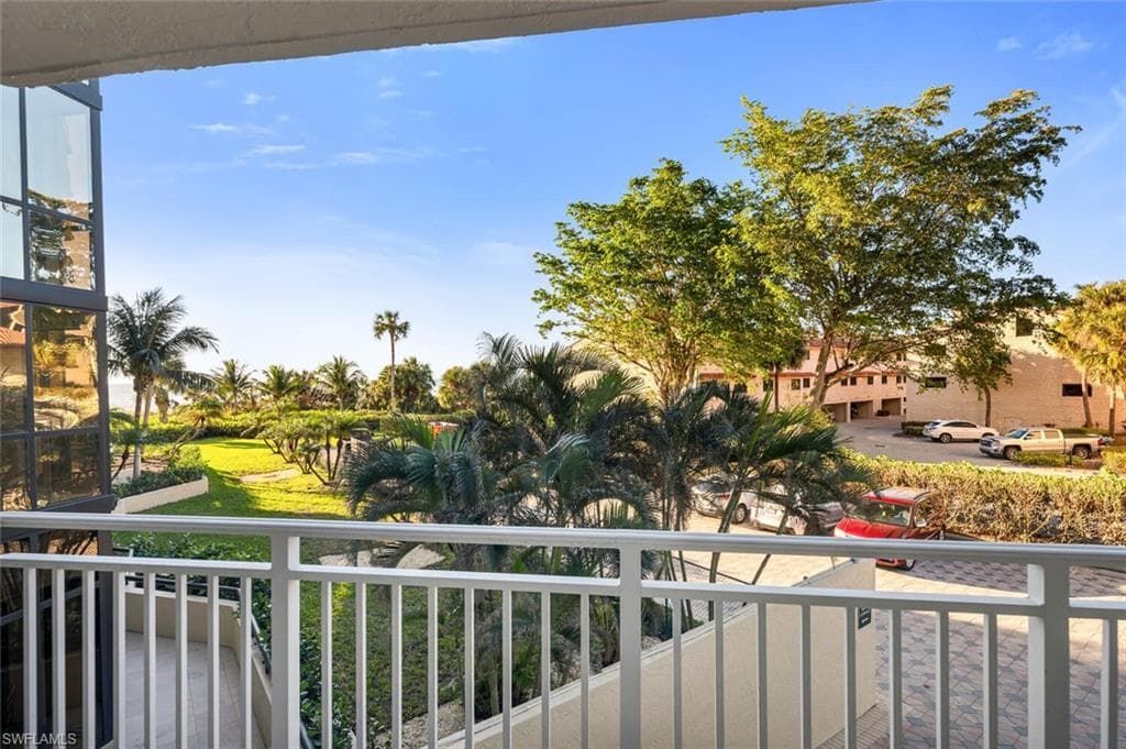 520 Collier Blvd 206, Marco Island, FL 34145-31