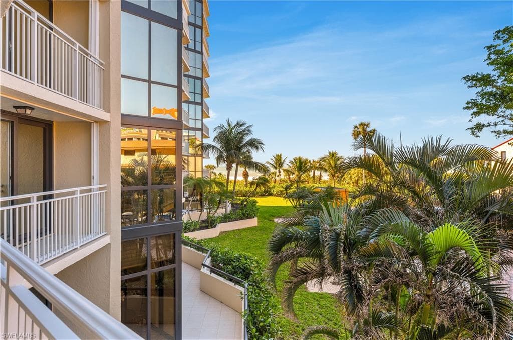 520 Collier Blvd 206, Marco Island, FL 34145-33