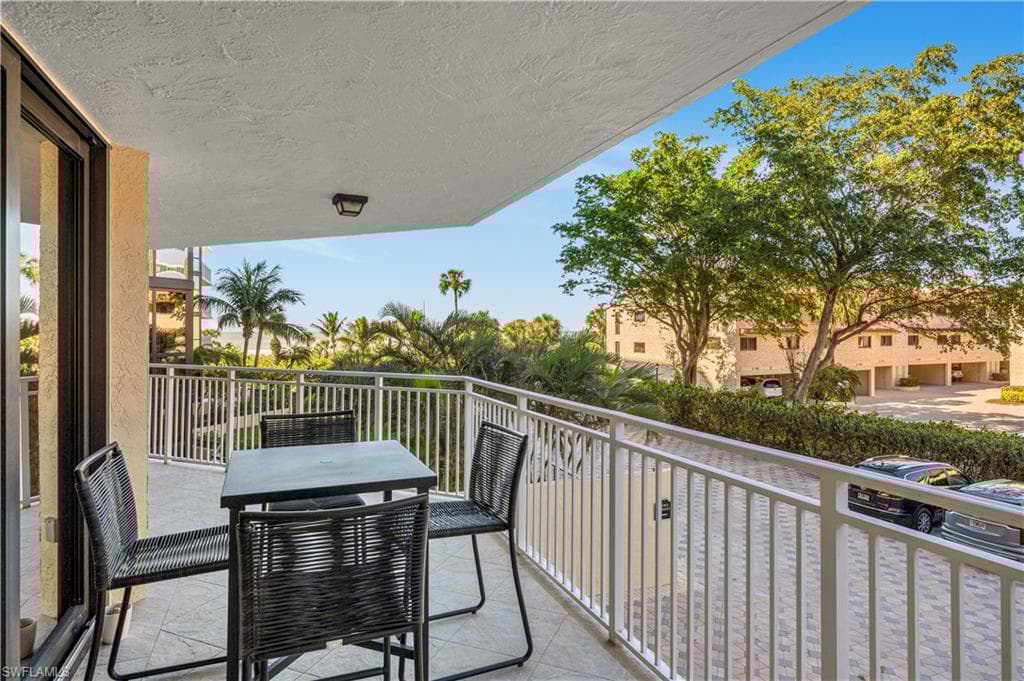 520 Collier Blvd 206, Marco Island, FL 34145-34