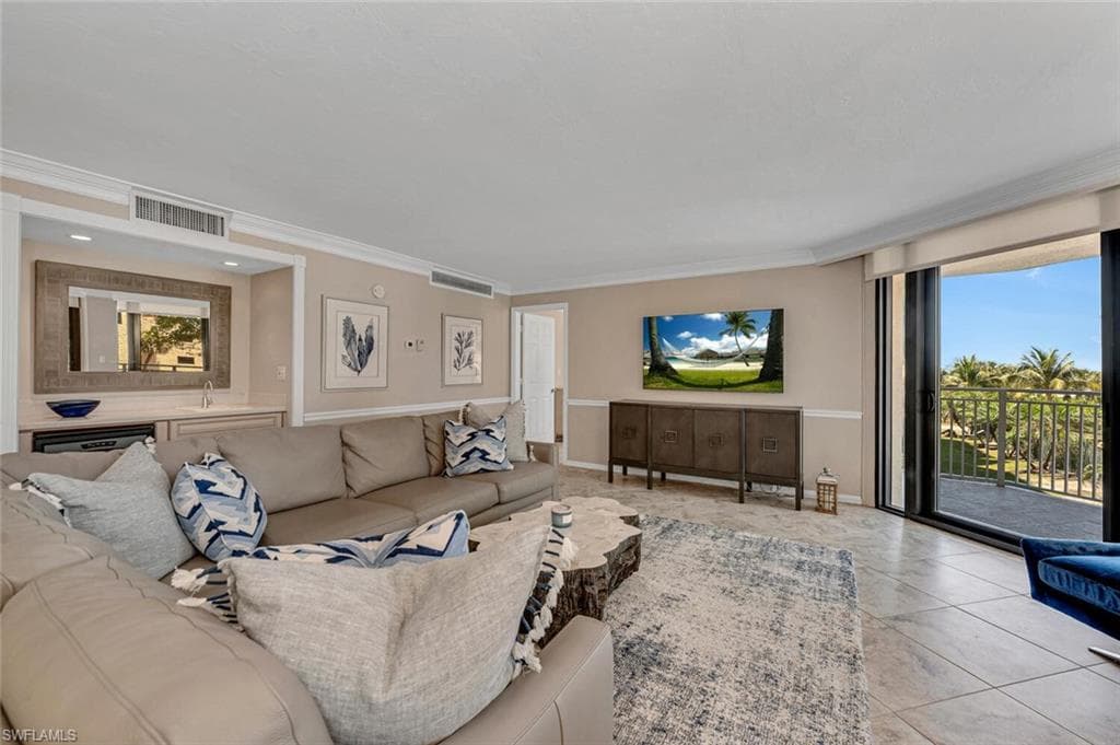 520 Collier Blvd 206, Marco Island, FL 34145-5