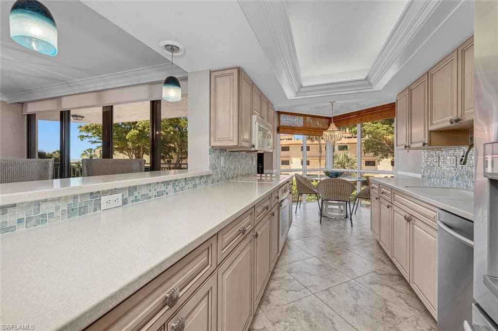 520 Collier Blvd 206, Marco Island, FL 34145-7