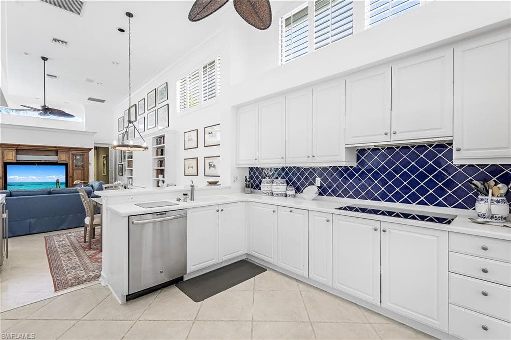 7968 Grand Bay Dr 7, Naples, FL 34108-12