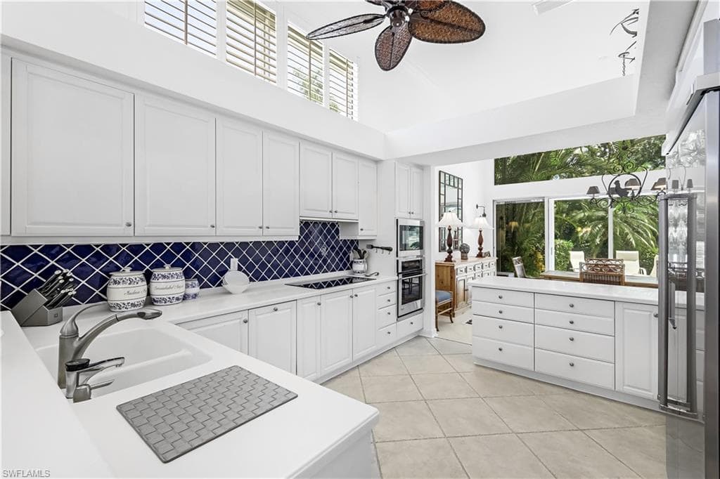 7968 Grand Bay Dr 7, Naples, FL 34108-13