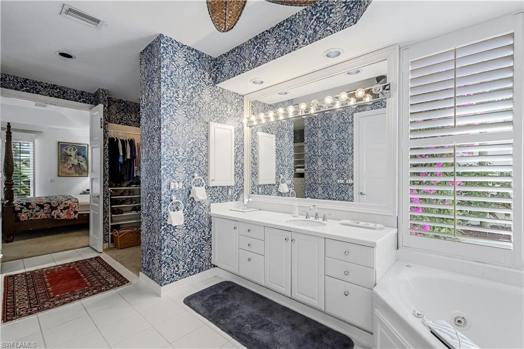 7968 Grand Bay Dr 7, Naples, FL 34108-21