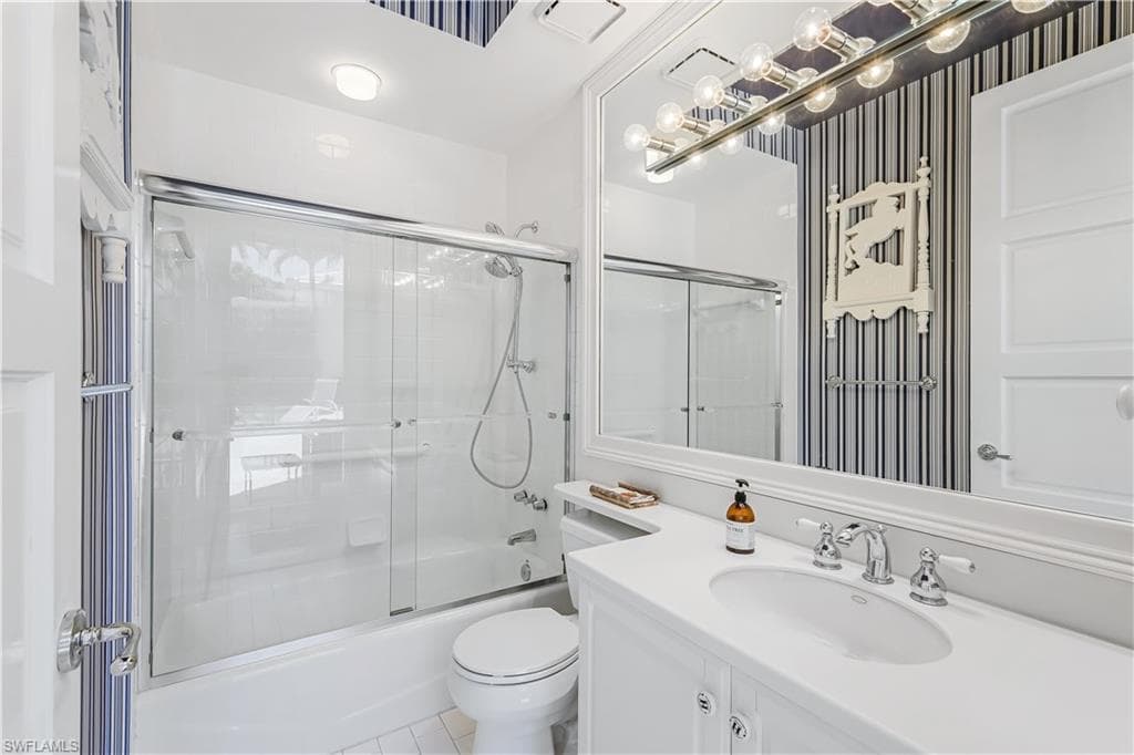 7968 Grand Bay Dr 7, Naples, FL 34108-26