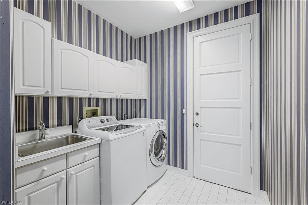 7968 Grand Bay Dr 7, Naples, FL 34108-27