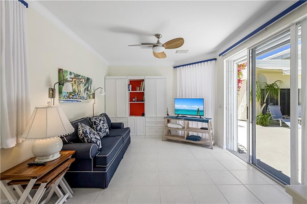 7968 Grand Bay Dr 7, Naples, FL 34108-29