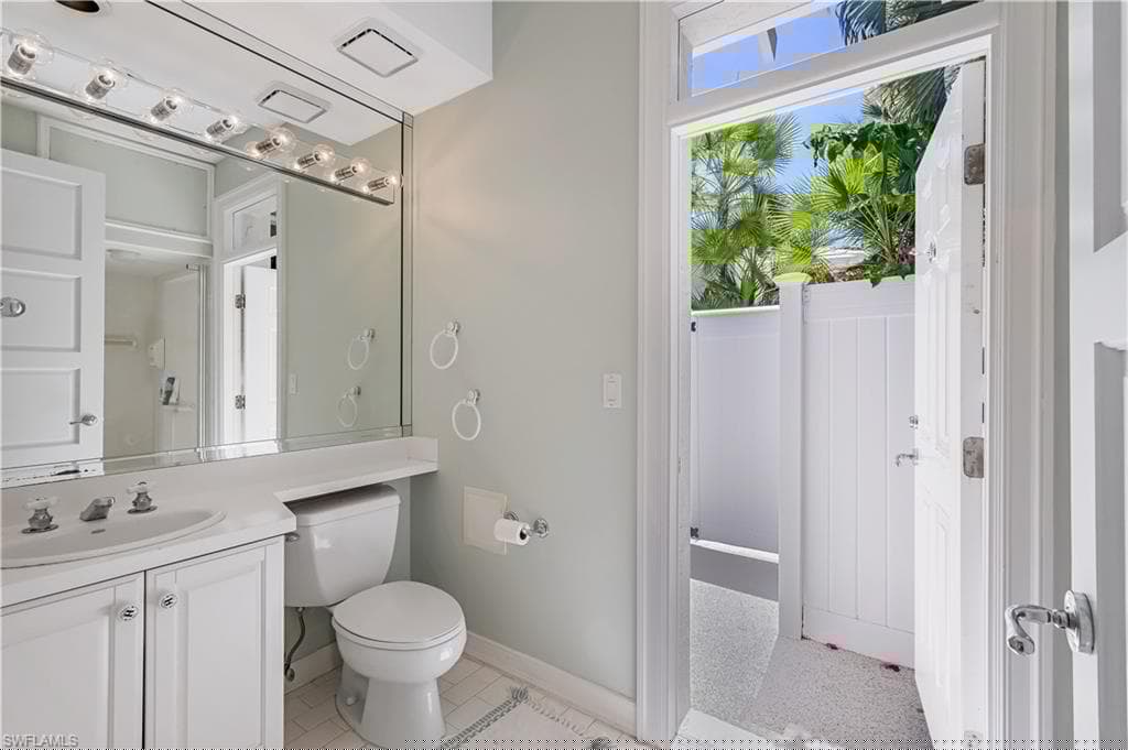 7968 Grand Bay Dr 7, Naples, FL 34108-30