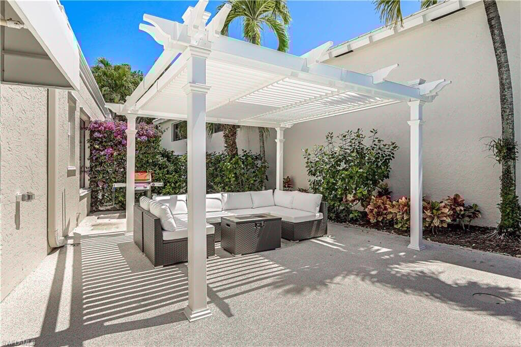7968 Grand Bay Dr 7, Naples, FL 34108-35