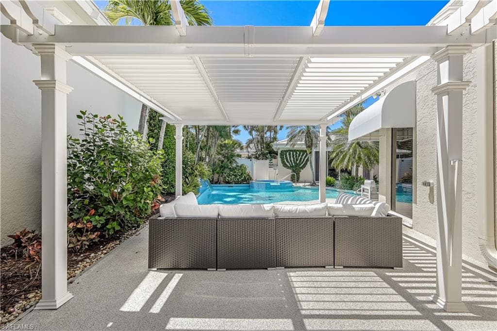 7968 Grand Bay Dr 7, Naples, FL 34108-36