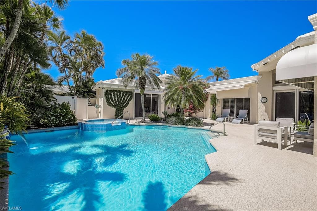 7968 Grand Bay Dr 7, Naples, FL 34108-38