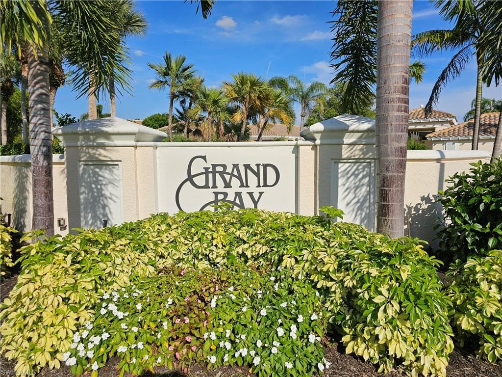 7968 Grand Bay Dr 7, Naples, FL 34108-50