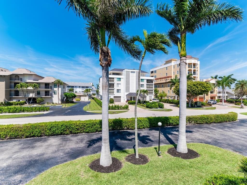 915 Panama Ct B4, Marco Island, FL 34145-27