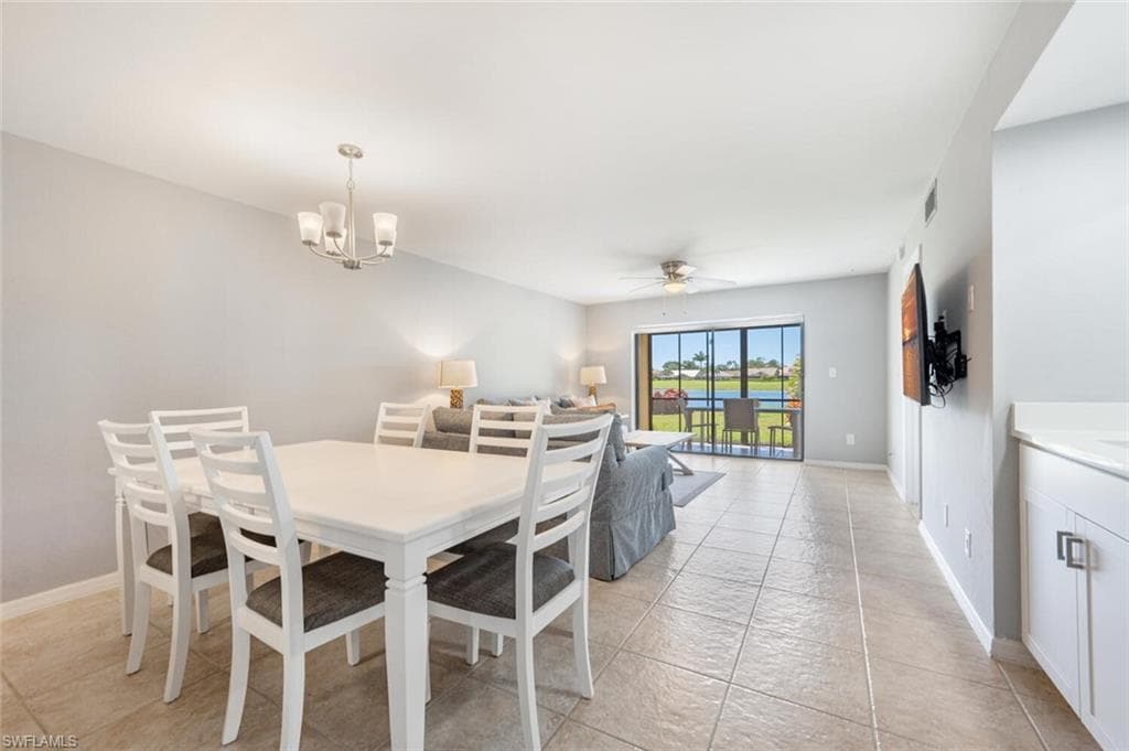 7220 Coventry Ct 210, Naples, FL 34104-4