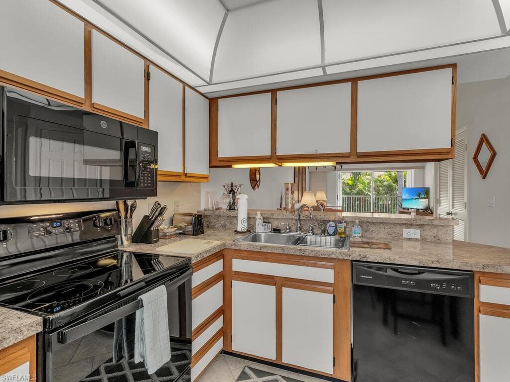 850 Elkhorn Ct 224, Marco Island, FL 34145-7