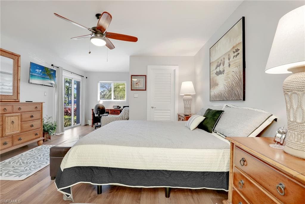 555 Park Shore Dr B-113, Naples, FL 34103-18