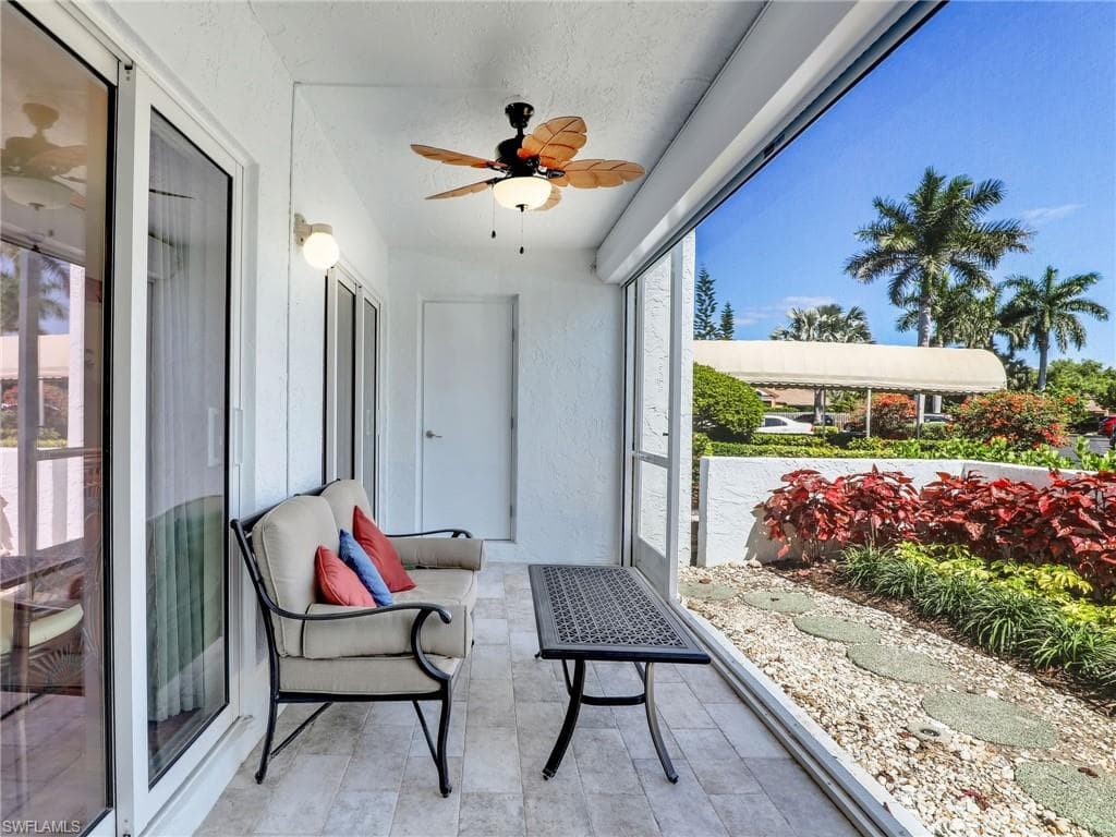 555 Park Shore Dr B-113, Naples, FL 34103-25