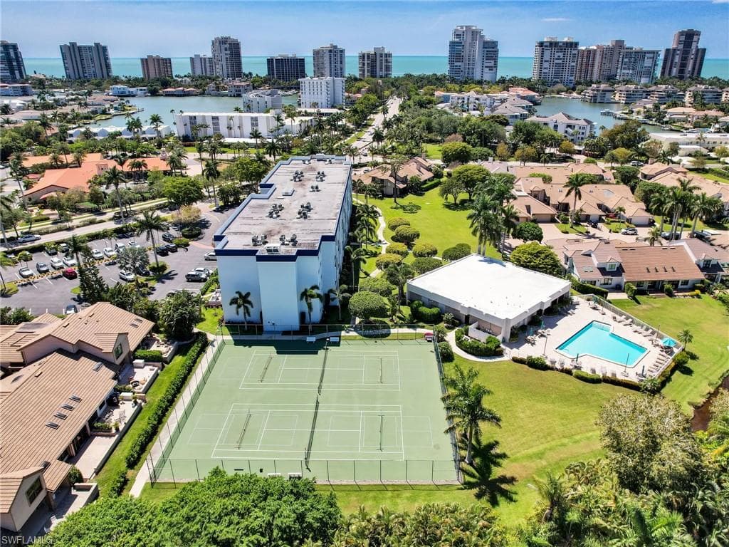 555 Park Shore Dr B-113, Naples, FL 34103-40