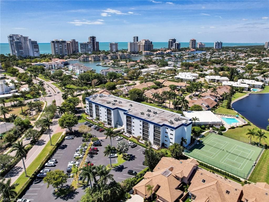 555 Park Shore Dr B-113, Naples, FL 34103-41