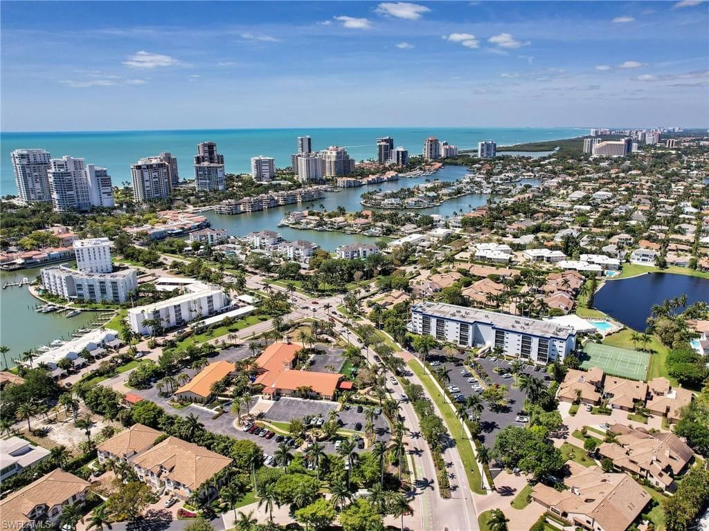555 Park Shore Dr B-113, Naples, FL 34103-42