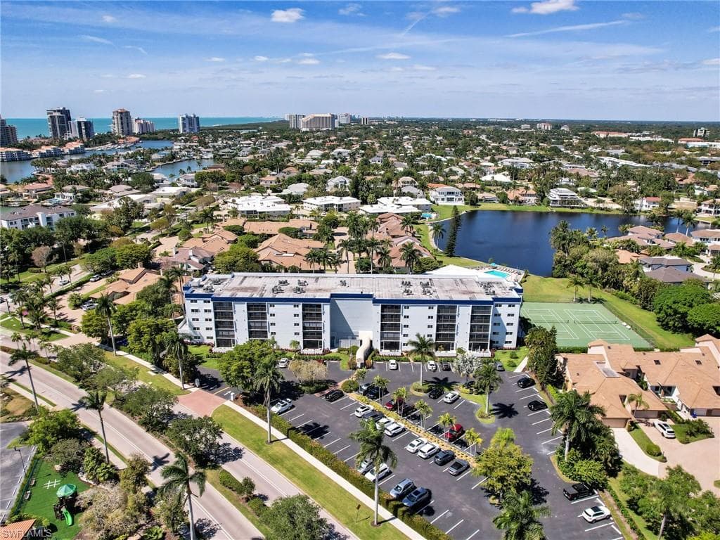 555 Park Shore Dr B-113, Naples, FL 34103-43
