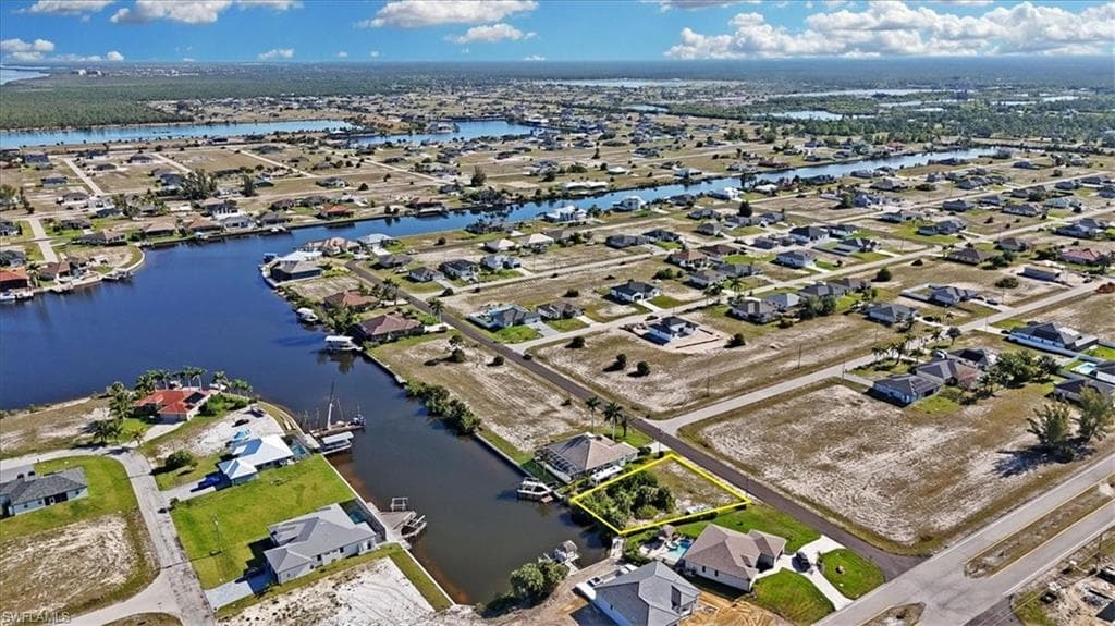 3208 45th Pl, Cape Coral, FL 33993-4