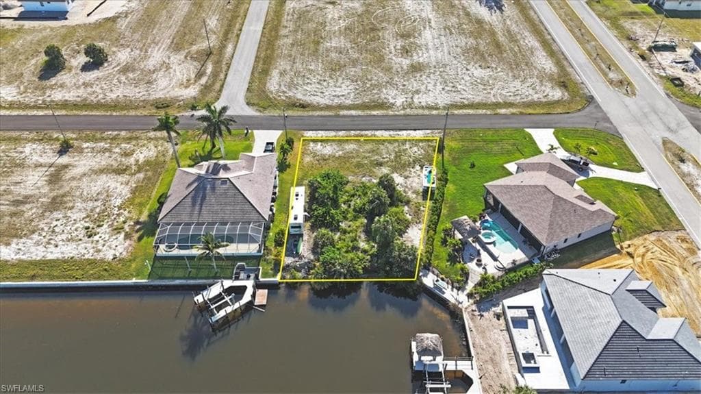 3208 45th Pl, Cape Coral, FL 33993-7