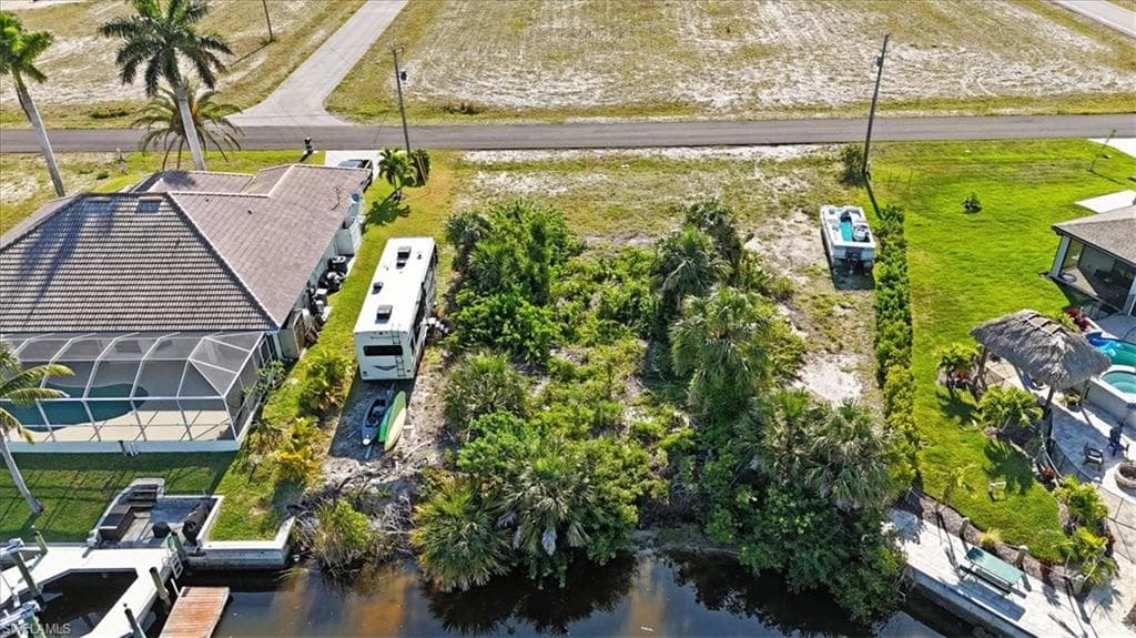 3208 45th Pl, Cape Coral, FL 33993-8