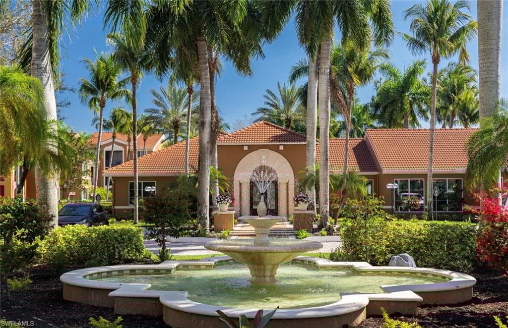 1115 Reserve Ct 2-102, Naples, FL 34105-2