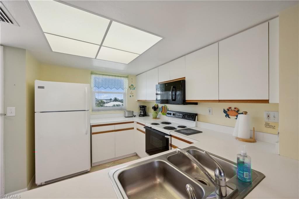 801 Collier Blvd N404, Marco Island, FL 34145-7
