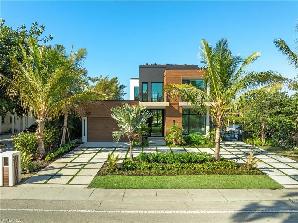 1100 Sandpiper St, Naples, FL 34102-7