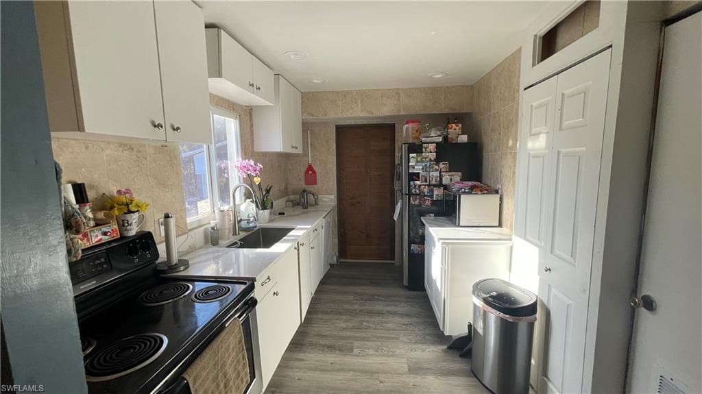 3035 Dunbar Ave, Fort Myers, FL 33916-24