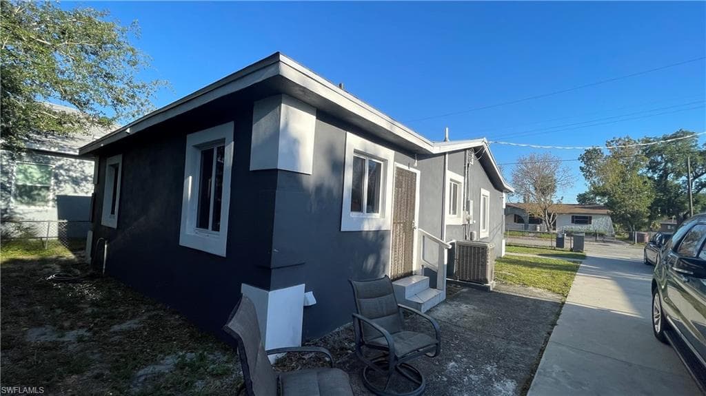 3035 Dunbar Ave, Fort Myers, FL 33916-3