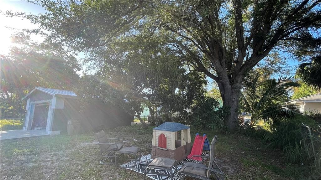 3035 Dunbar Ave, Fort Myers, FL 33916-6