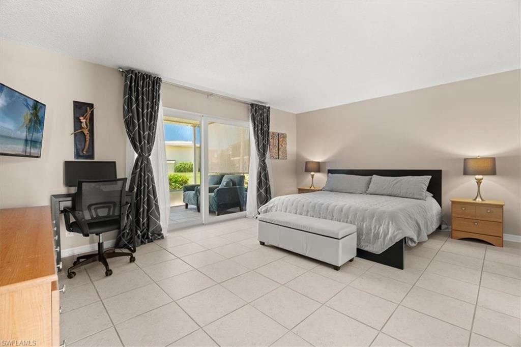 378 Palm Dr 503, Naples, FL 34112-10