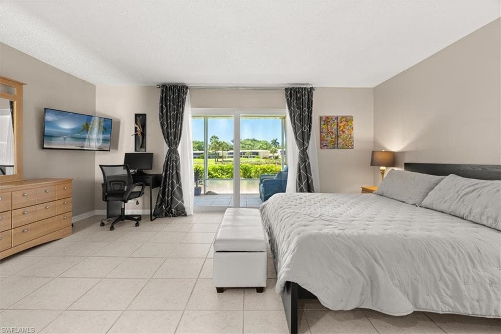 378 Palm Dr 503, Naples, FL 34112-11