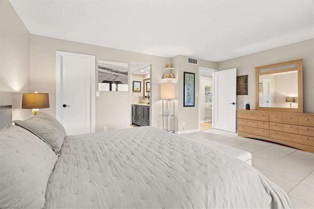 378 Palm Dr 503, Naples, FL 34112-13