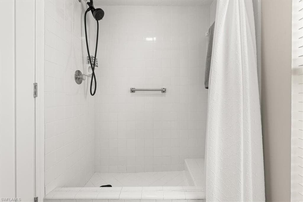 378 Palm Dr 503, Naples, FL 34112-16