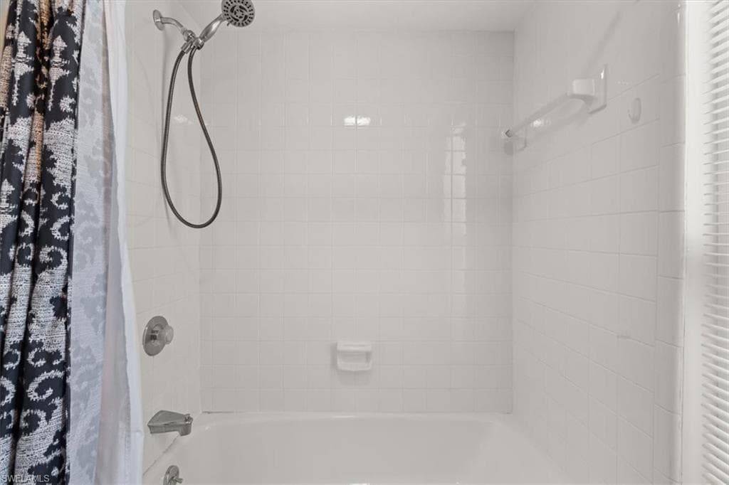 378 Palm Dr 503, Naples, FL 34112-22