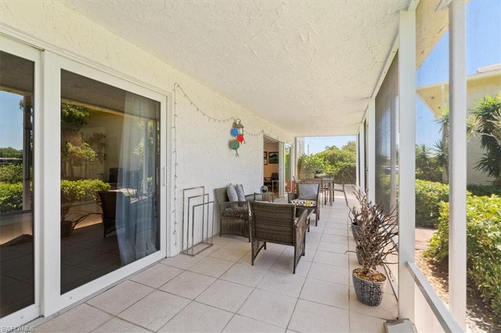 378 Palm Dr 503, Naples, FL 34112-24