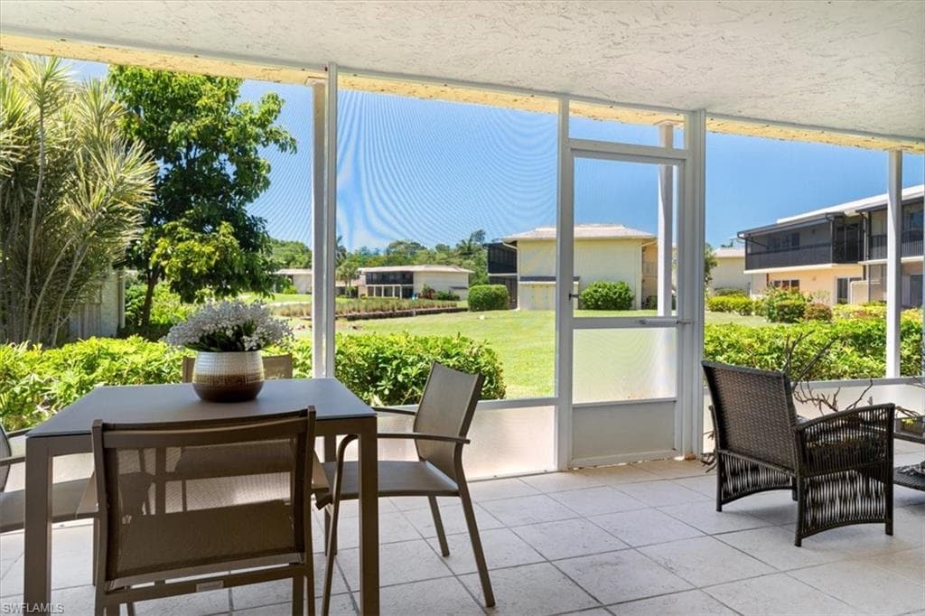 378 Palm Dr 503, Naples, FL 34112-25