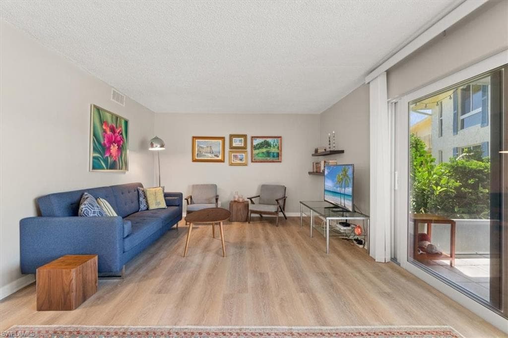 378 Palm Dr 503, Naples, FL 34112-4