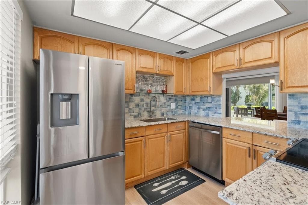 378 Palm Dr 503, Naples, FL 34112-6