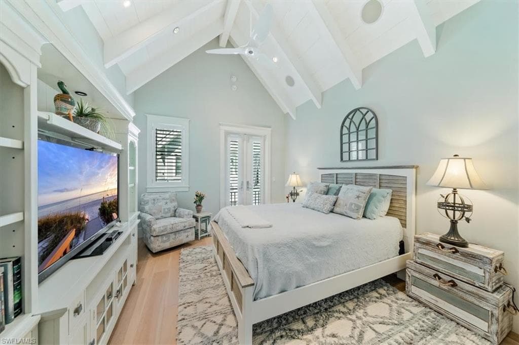 52 6th St S, Naples, FL 34102-22