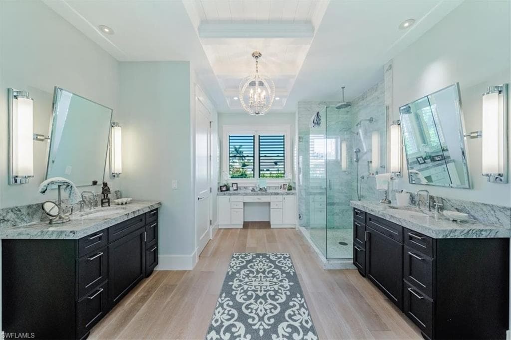 52 6th St S, Naples, FL 34102-25