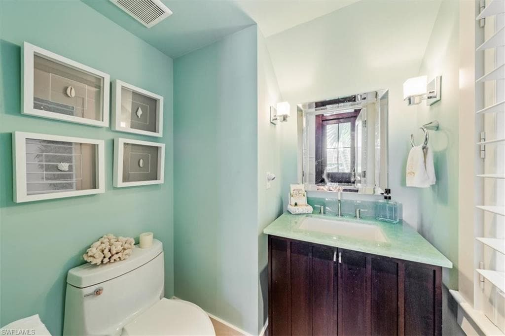 52 6th St S, Naples, FL 34102-27